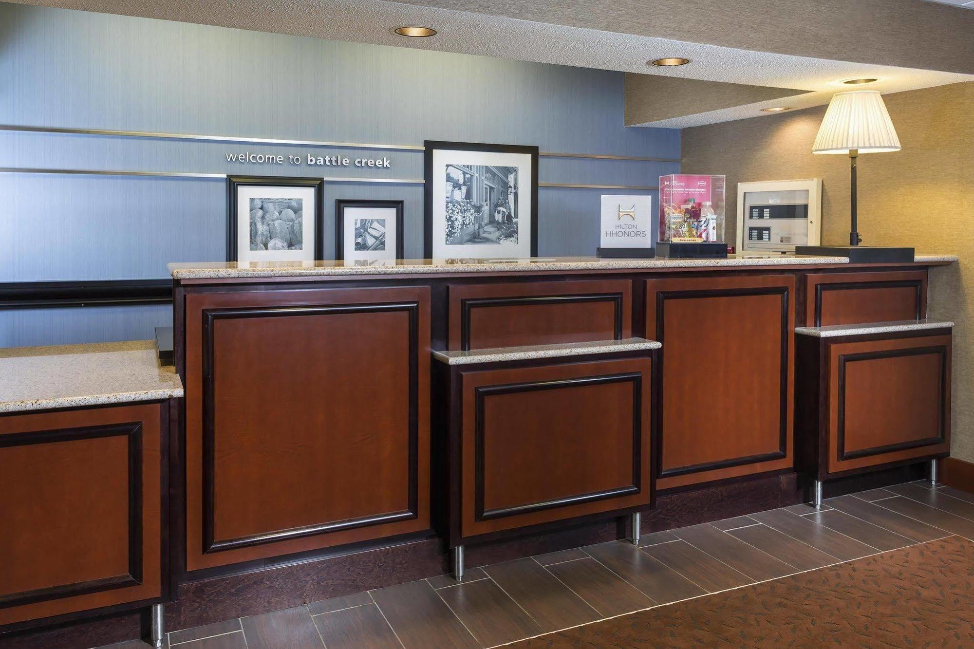 Hampton Inn Battle Creek Bagian luar foto